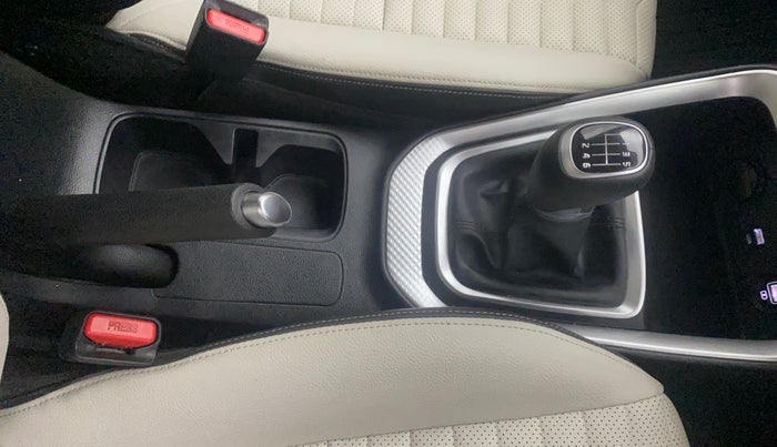 2020 KIA SONET HTX PLUS 1.0 IMT, Petrol, Manual, 29,275 km, Gear Lever