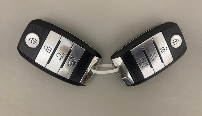 2020 KIA SONET HTX PLUS 1.0 IMT, Petrol, Manual, 29,275 km, Key Close Up