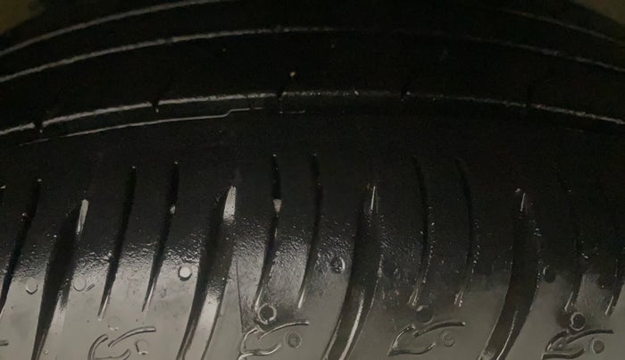 2020 KIA SONET HTX PLUS 1.0 IMT, Petrol, Manual, 29,275 km, Right Front Tyre Tread