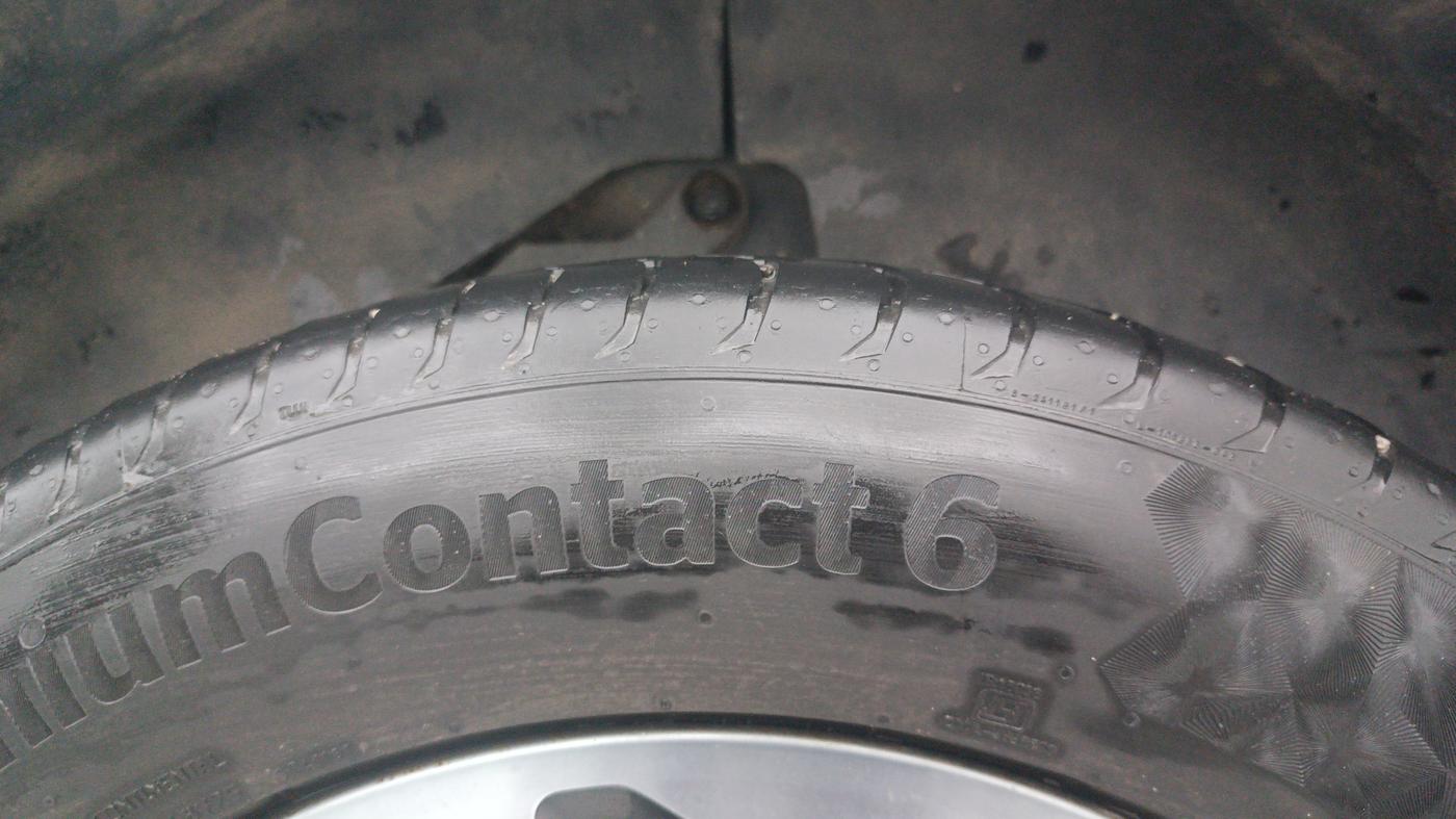 2021 Tata Safari XZ PLUS, Diesel, Manual, 99,268 km, Left Rear Tyre Tread