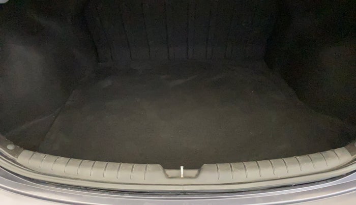 2017 Hyundai Verna 1.6 VTVT SX (O) AT, Petrol, Automatic, 54,686 km, Boot Inside