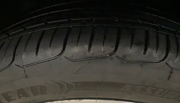 2017 Hyundai Verna 1.6 VTVT SX (O) AT, Petrol, Automatic, 54,686 km, Left Front Tyre Tread