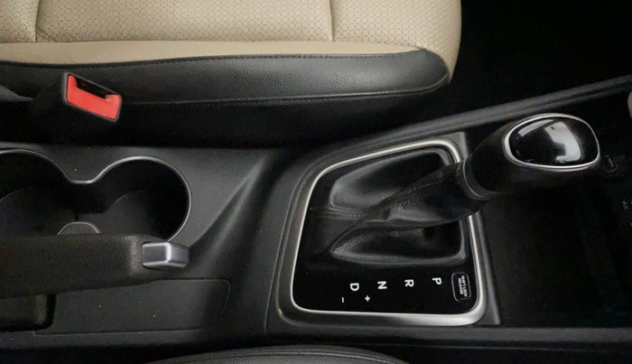 2017 Hyundai Verna 1.6 VTVT SX (O) AT, Petrol, Automatic, 54,686 km, Gear Lever