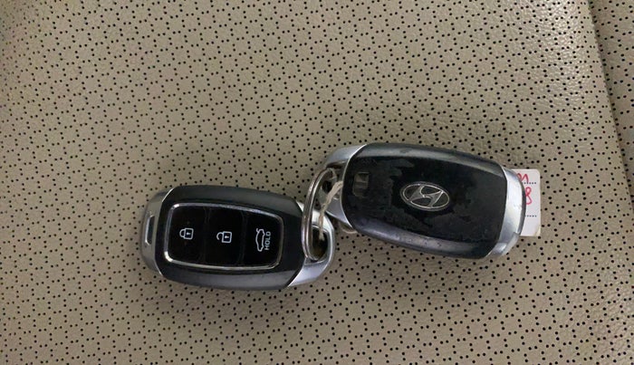 2017 Hyundai Verna 1.6 VTVT SX (O) AT, Petrol, Automatic, 54,686 km, Key Close Up