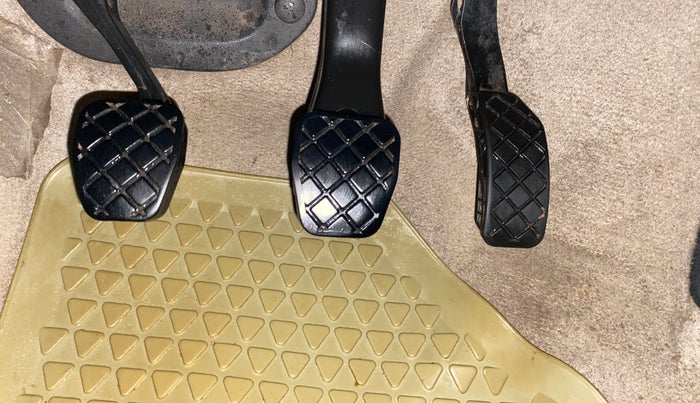 2012 Volkswagen Polo HIGHLINE DIESEL, Diesel, Manual, 1,28,671 km, Pedals