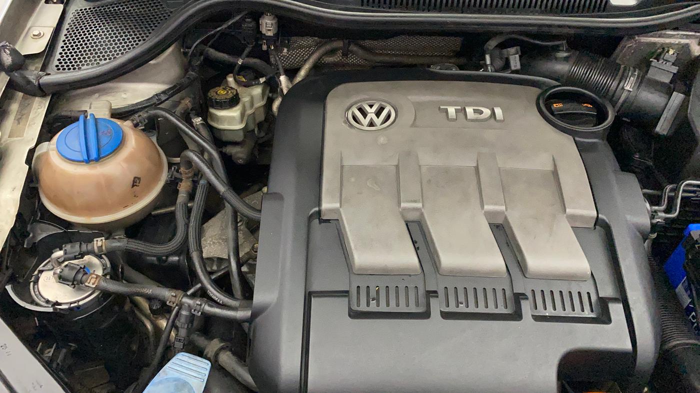 2012 Volkswagen Polo HIGHLINE DIESEL, Diesel, Manual, 1,28,734 km, Engine View - Right