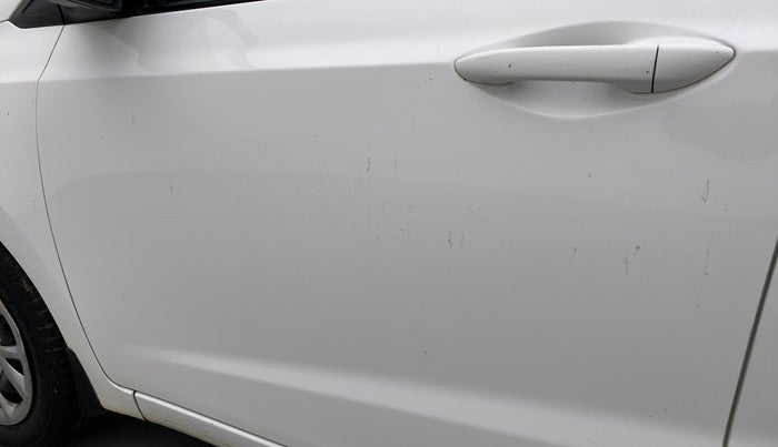 2017 Hyundai Grand i10 SPORTZ 1.2 KAPPA VTVT, Petrol, Manual, 38,333 km, Front passenger door - Minor scratches