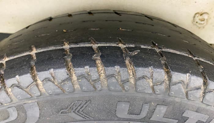 2015 Maruti OMNI E 8 STR, Petrol, Manual, 78,290 km, Right Rear Tyre Tread