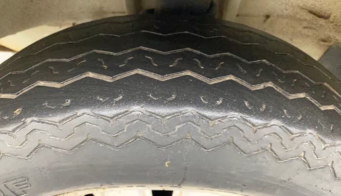 2015 Maruti OMNI E 8 STR, Petrol, Manual, 78,290 km, Left Front Tyre Tread