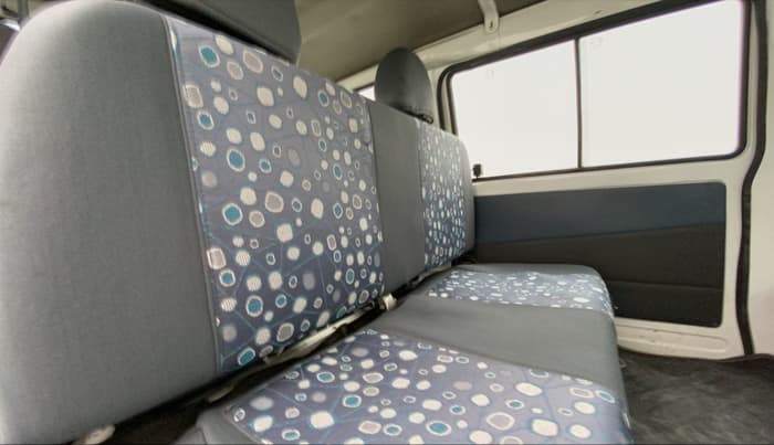 2015 Maruti OMNI E 8 STR, Petrol, Manual, 78,290 km, Right Side Rear Door Cabin