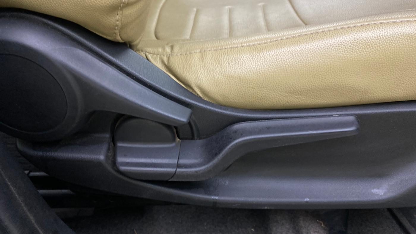 2021 Honda Amaze 1.2L I-VTEC VX, CNG, Manual, 85,072 km, Driver Side Adjustment Panel