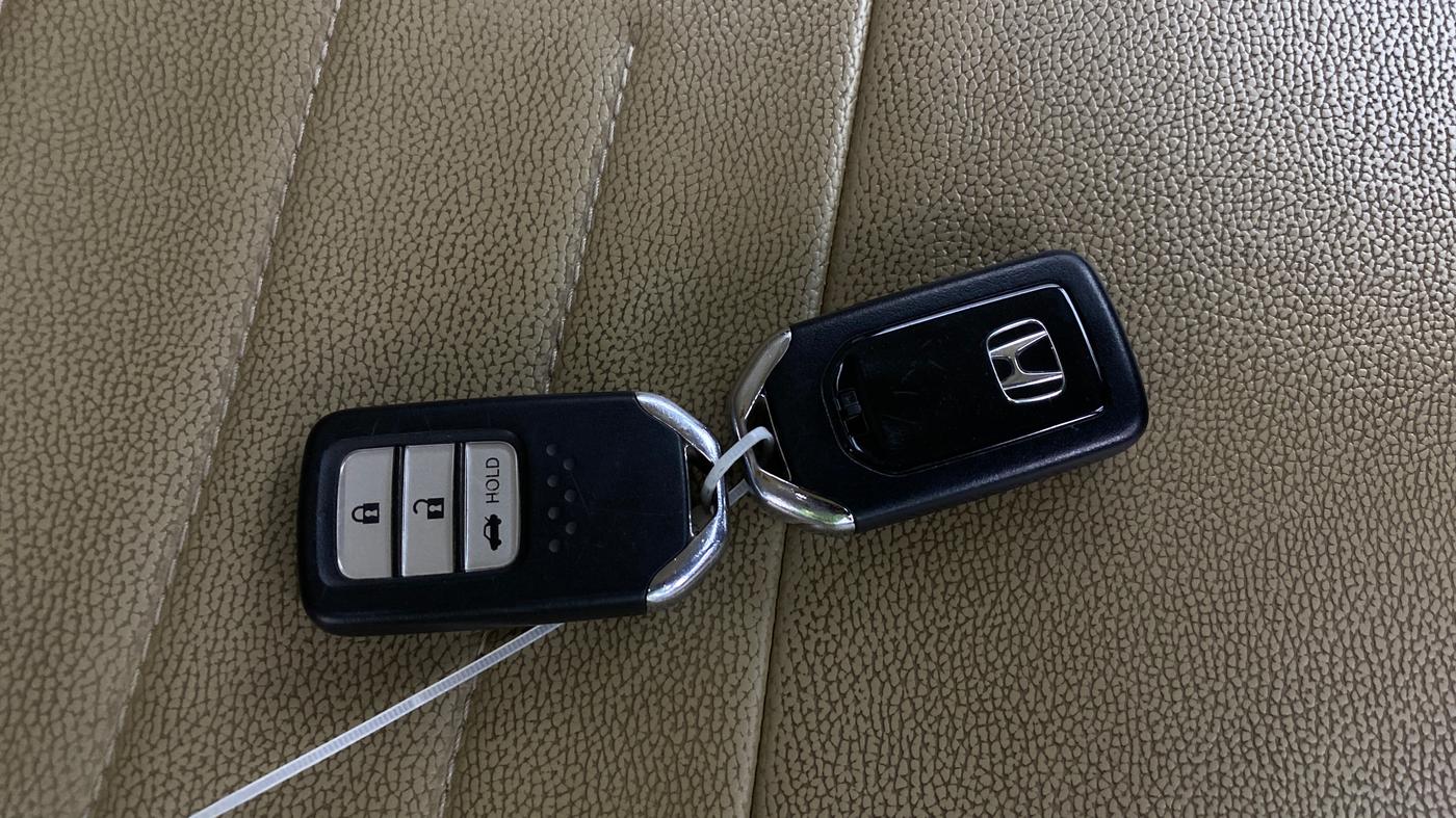 2021 Honda Amaze 1.2L I-VTEC VX, CNG, Manual, 85,072 km, Key Close Up
