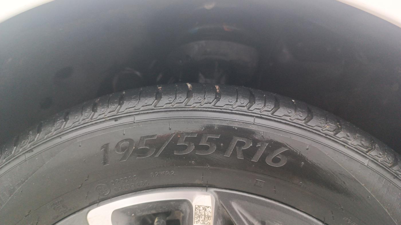 2023 Hyundai NEW I20 N LINE N8 1.0 TURBO GDI DCT, Petrol, Automatic, 28,295 km, Left Front Tyre Tread