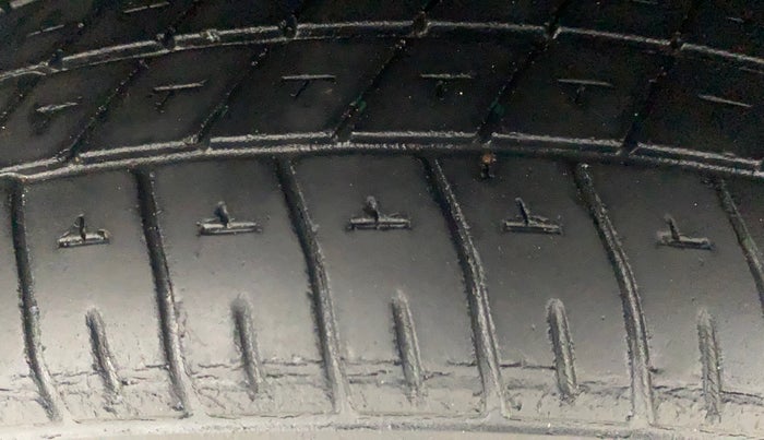 2017 Maruti Wagon R 1.0 VXI+ AMT, Petrol, Automatic, 26,664 km, Right Rear Tyre Tread