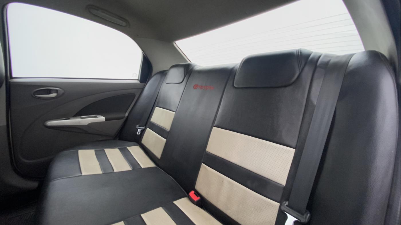 2011 Toyota Etios V, Petrol, Manual, 50,158 km, Right Side Rear Door Cabin