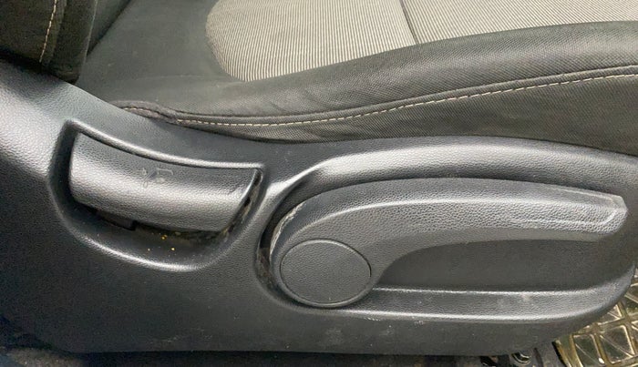 2016 Hyundai Creta SX PLUS 1.6 PETROL, Petrol, Manual, 1,18,002 km, Driver Side Adjustment Panel