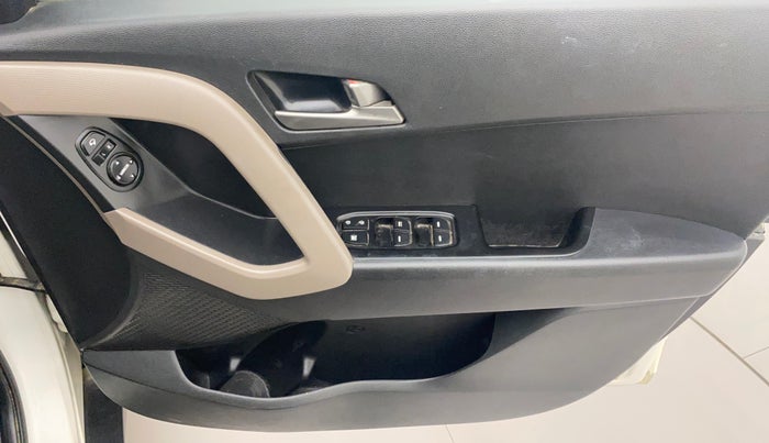 2016 Hyundai Creta SX PLUS 1.6 PETROL, Petrol, Manual, 1,18,002 km, Driver Side Door Panels Control