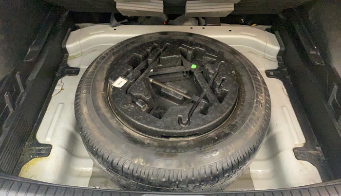 2016 Hyundai Creta SX PLUS 1.6 PETROL, Petrol, Manual, 1,18,002 km, Spare Tyre