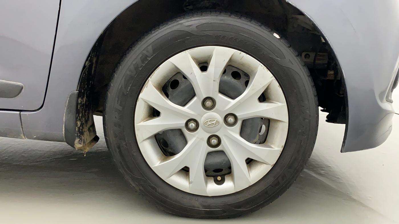 2013 Hyundai Grand i10 SPORTZ 1.1 CRDI, Diesel, Manual, 1,09,085 km, Right Front Wheel