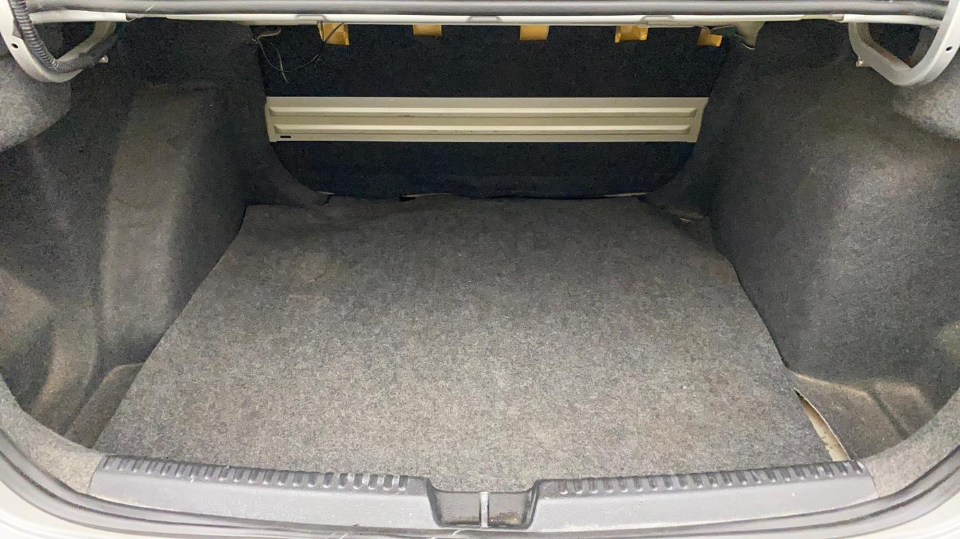 2011 Volkswagen Vento TRENDLINE 1.6, Petrol, Manual, 47,819 km, Boot Inside