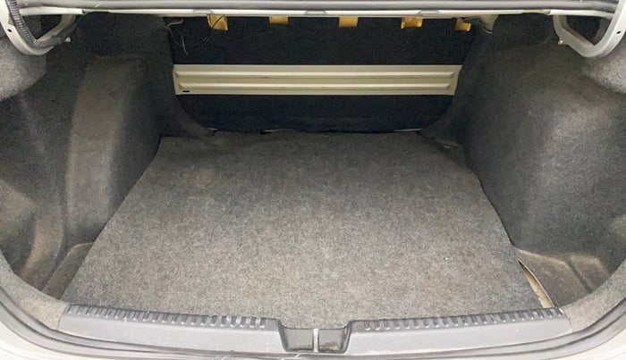 2011 Volkswagen Vento TRENDLINE 1.6, Petrol, Manual, 47,819 km, Boot Inside