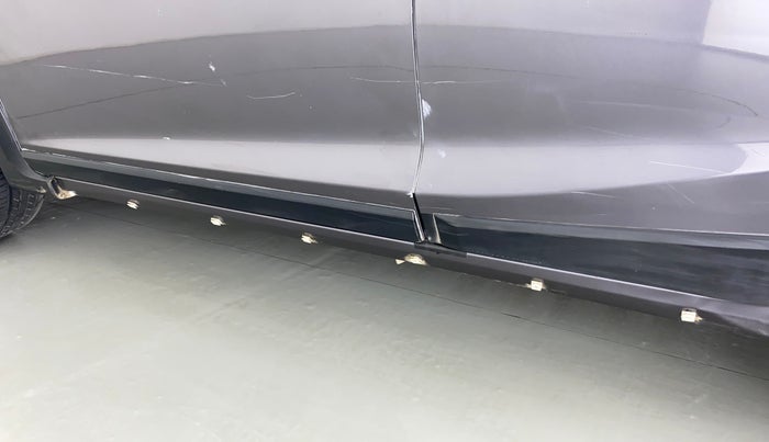 2019 Honda WR-V 1.2 i-VTEC VX MT, Petrol, Manual, 17,070 km, Left running board - Cladding has minor damage