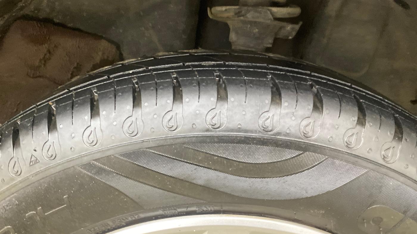 2020 Renault Kwid RXT 1.0 (O), Petrol, Manual, 40,549 km, Right Front Tyre Tread