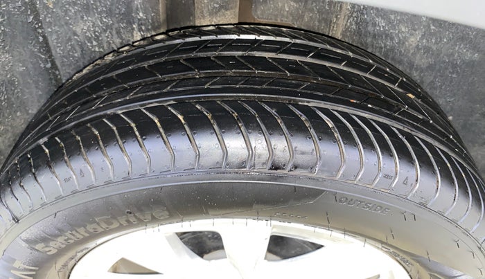 2025 Skoda Kylaq Signature, Petrol, Manual, 2,071 km, Right Rear Tyre Tread