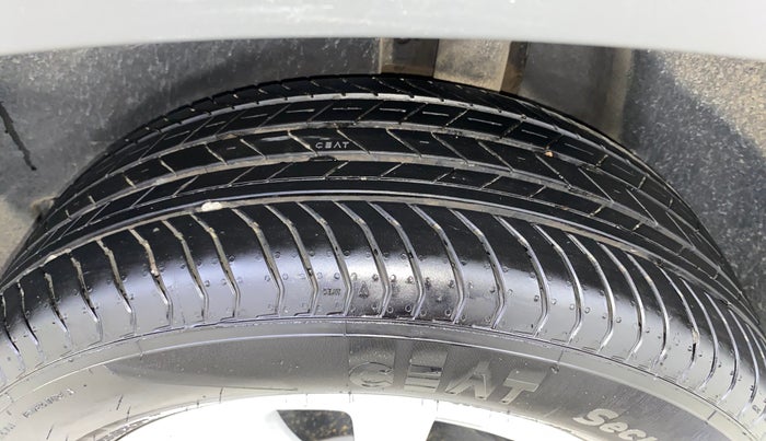 2025 Skoda Kylaq Signature, Petrol, Manual, 2,071 km, Left Rear Tyre Tread