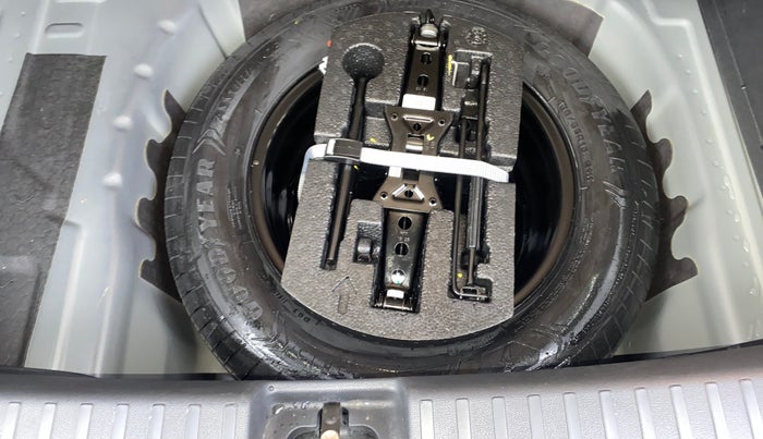 2025 Skoda Kylaq Signature, Petrol, Manual, 2,071 km, Spare Tyre