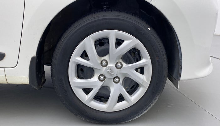 2017 Hyundai Grand i10 Sportz(O) 1.2 MT, Petrol, Manual, 35,500 km, Right Front Wheel