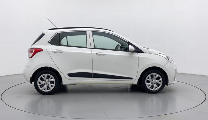 2017 Hyundai Grand i10 Sportz(O) 1.2 MT, Petrol, Manual, 35,500 km, Right Side View