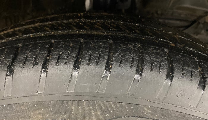 2021 Maruti Swift VXI, Petrol, Manual, 58,006 km, Right Front Tyre Tread