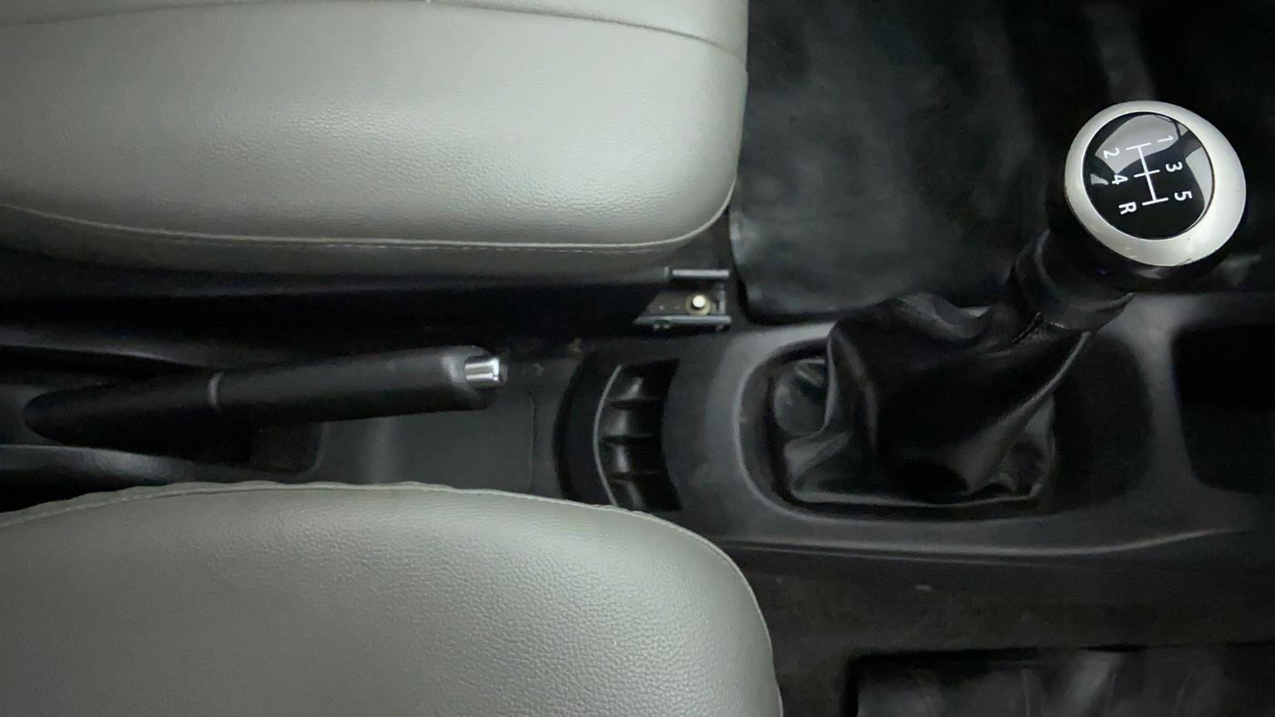 2014 Maruti Wagon R 1.0 VXI, Petrol, Manual, 63,214 km, Gear Lever