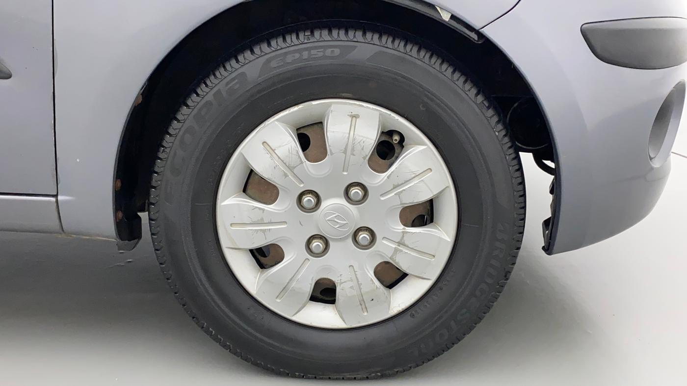 2010 Hyundai i10 MAGNA 1.2, Petrol, Manual, 1,06,126 km, Right Front Wheel