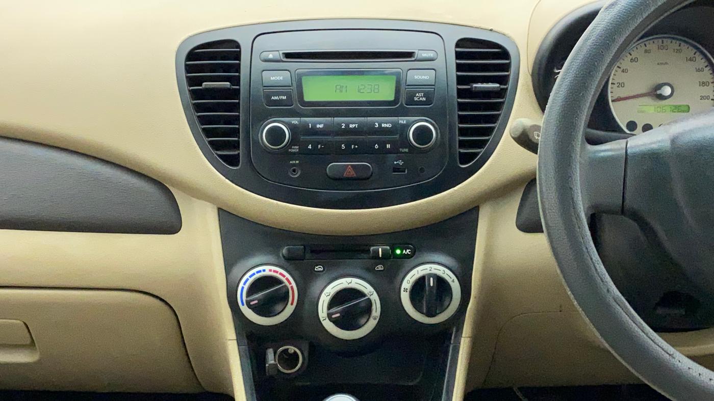 2010 Hyundai i10 MAGNA 1.2, Petrol, Manual, 1,06,126 km, Air Conditioner