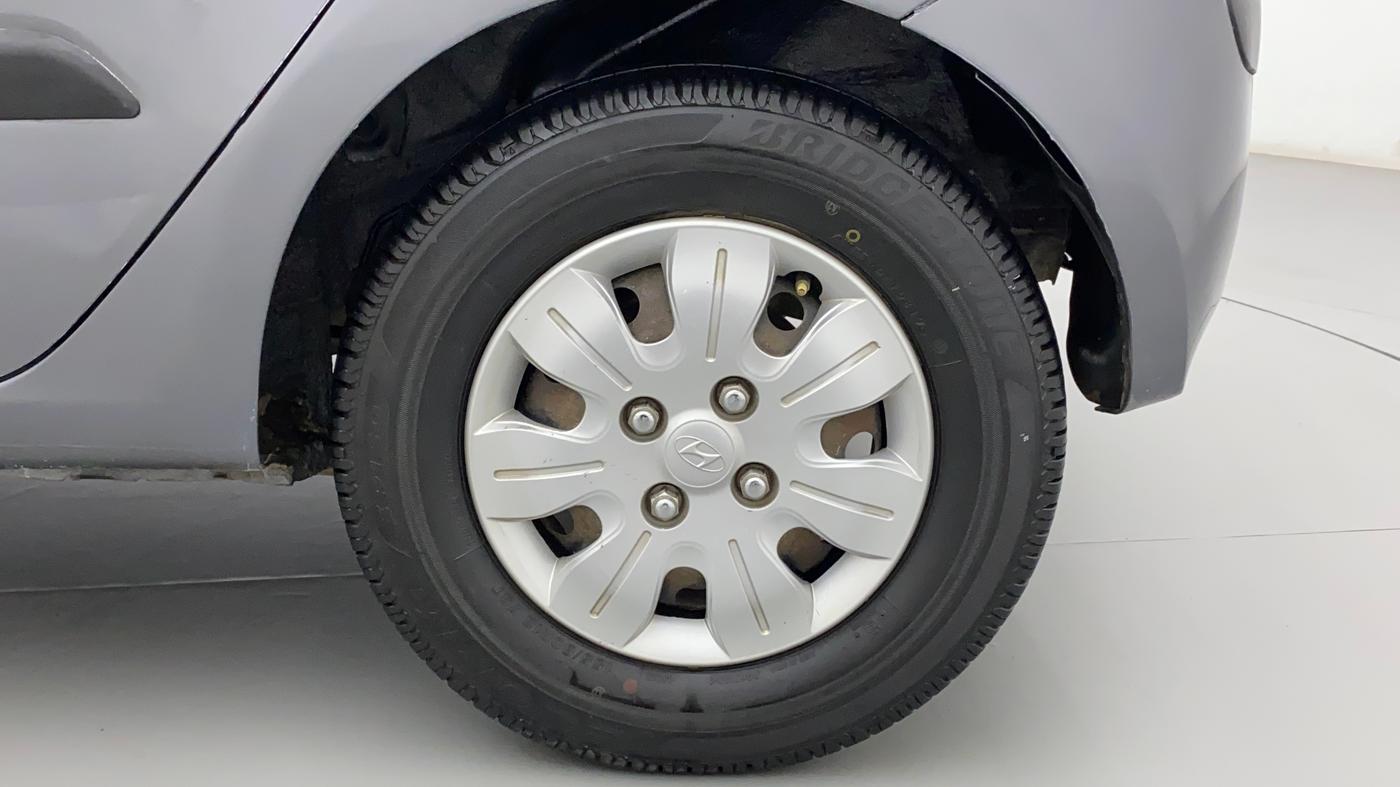 2010 Hyundai i10 MAGNA 1.2, Petrol, Manual, 1,06,126 km, Left Rear Wheel