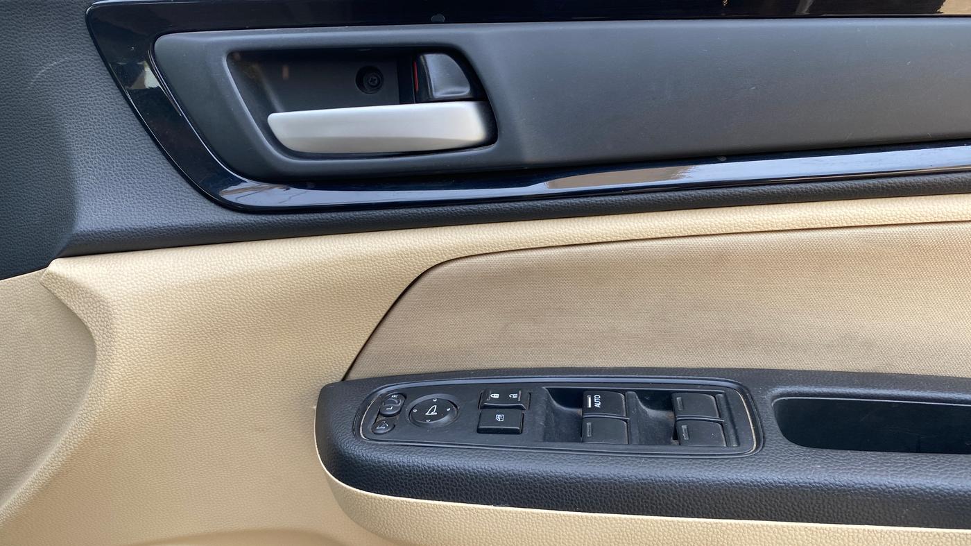 2019 Honda Amaze 1.2L I-VTEC S, Petrol, Manual, 70,490 km, Driver Side Door Panels Control