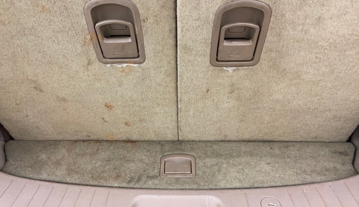 2013 Mahindra XUV500 W8, Diesel, Manual, 91,336 km, Boot Inside