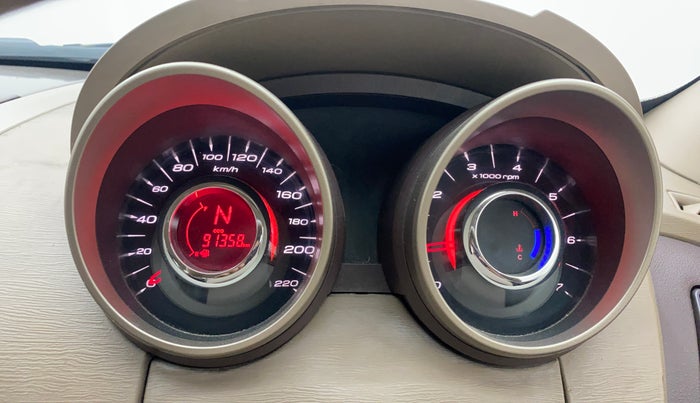 2013 Mahindra XUV500 W8, Diesel, Manual, 91,336 km, Odometer Image