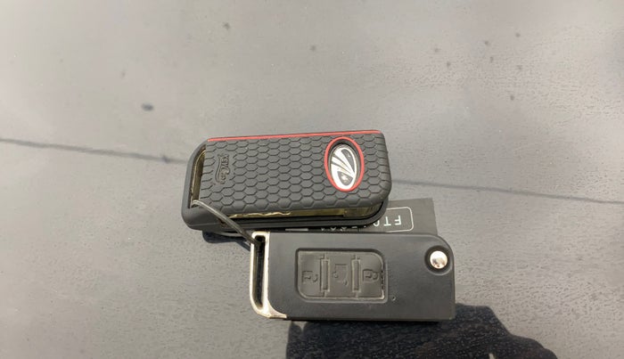 2013 Mahindra XUV500 W8, Diesel, Manual, 91,336 km, Key Close Up