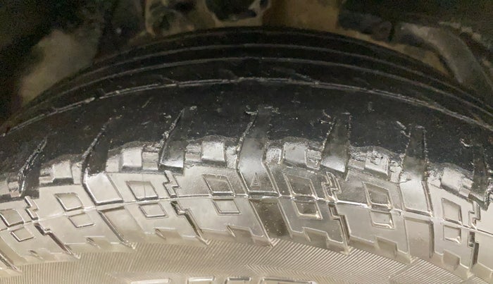 2013 Mahindra XUV500 W8, Diesel, Manual, 91,336 km, Right Front Tyre Tread