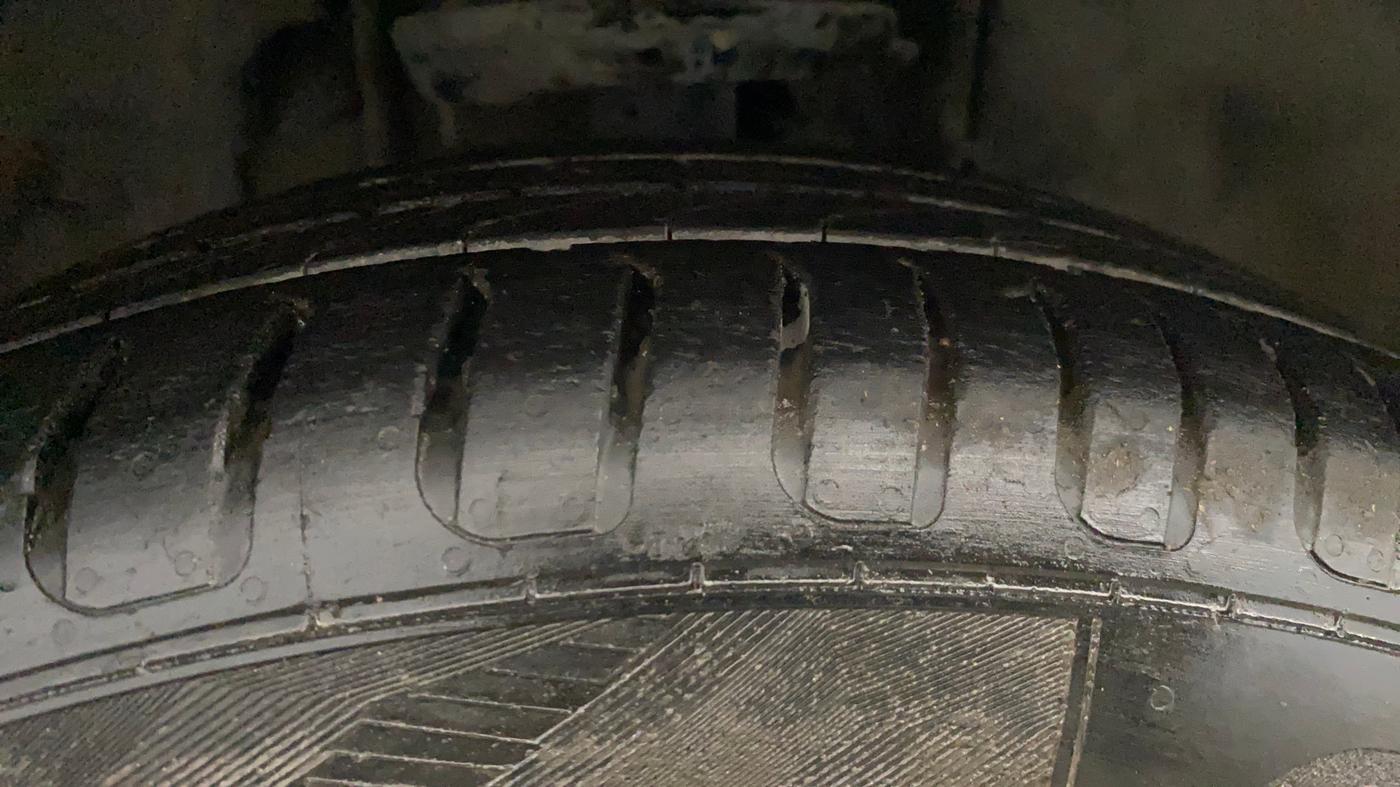 2018 Tata TIGOR XZ PETROL, Petrol, Manual, 44,327 km, Right Front Tyre Tread