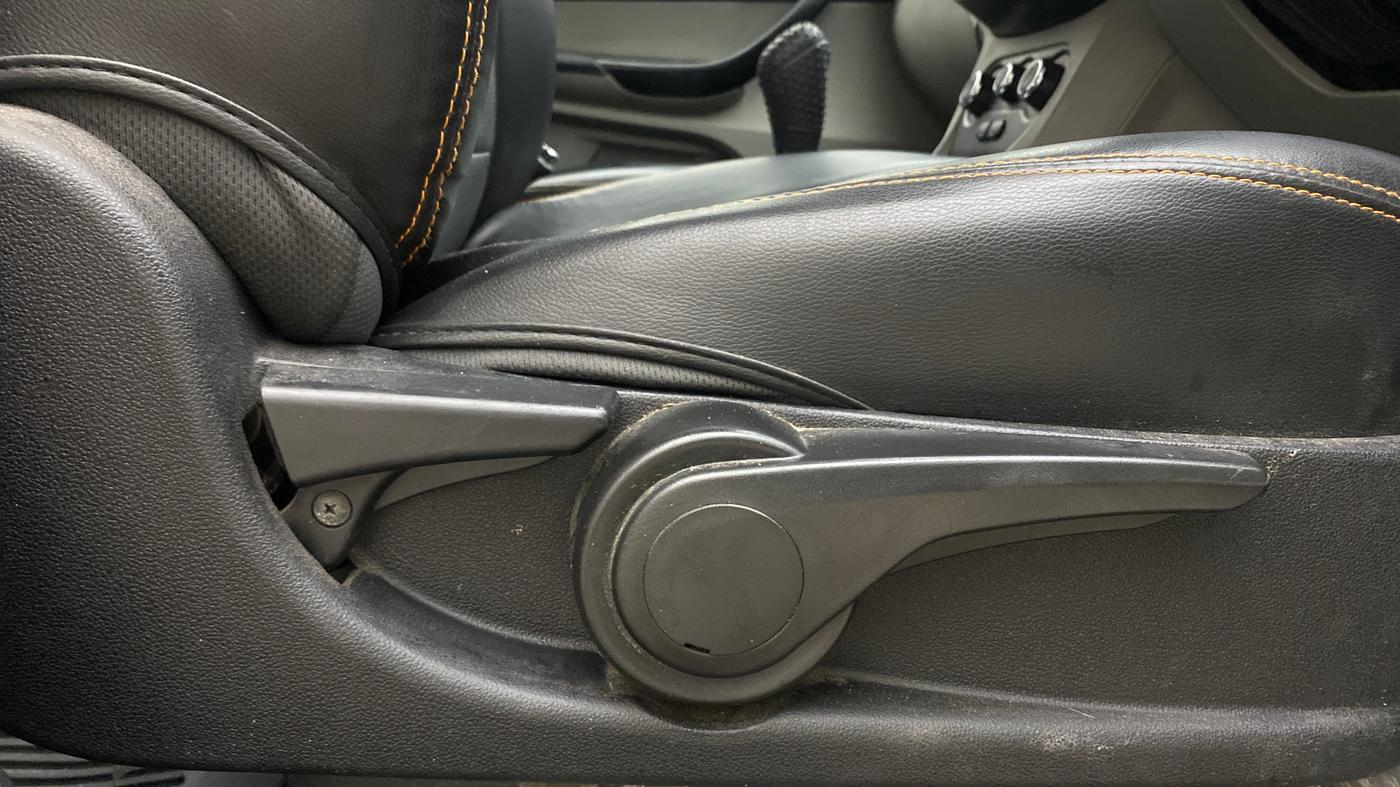 2018 Tata Tiago XZA PETROL, Petrol, Automatic, 50,427 km, Driver Side Adjustment Panel