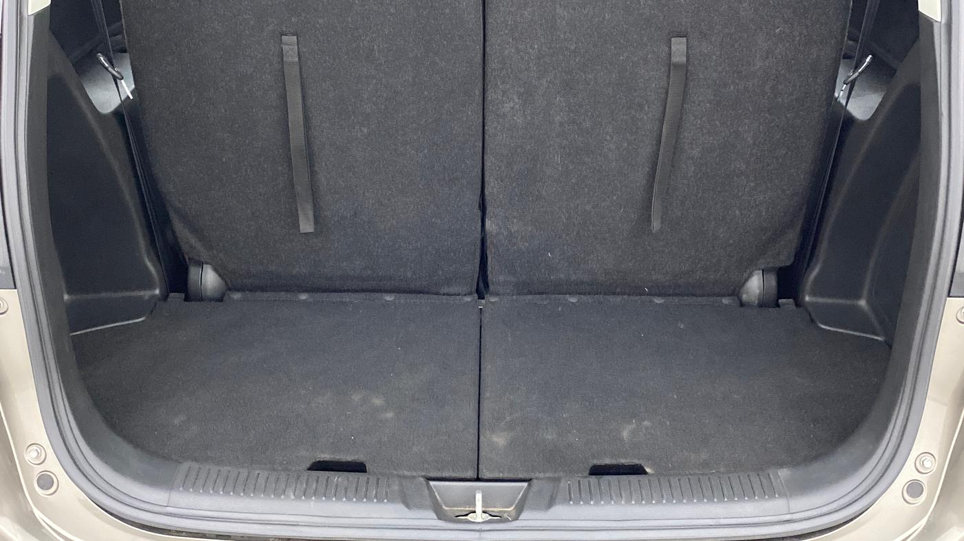 2019 Maruti XL6 ALPHA AT, Petrol, Automatic, 19,675 km, Boot Inside