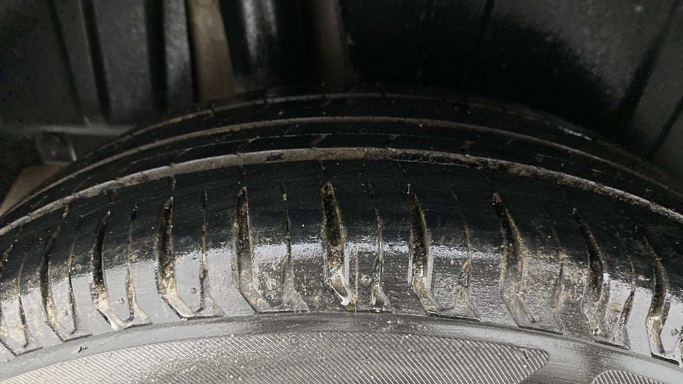 2019 Maruti XL6 ALPHA AT, Petrol, Automatic, 19,675 km, Right Rear Tyre Tread