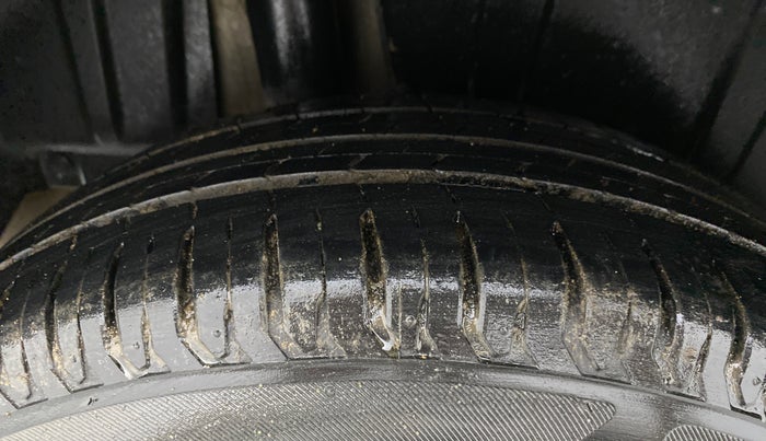 2019 Maruti XL6 ALPHA AT, Petrol, Automatic, 19,675 km, Right Rear Tyre Tread