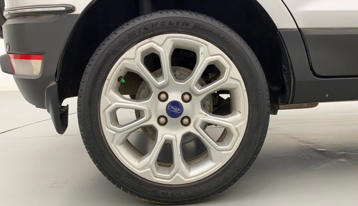 2018 Ford Ecosport TITANIUM + 1.5L DIESEL, Diesel, Manual, 1,04,100 km, Right Rear Wheel