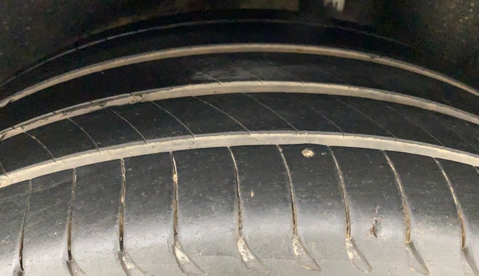 2018 Ford Ecosport TITANIUM + 1.5L DIESEL, Diesel, Manual, 1,04,100 km, Left Rear Tyre Tread