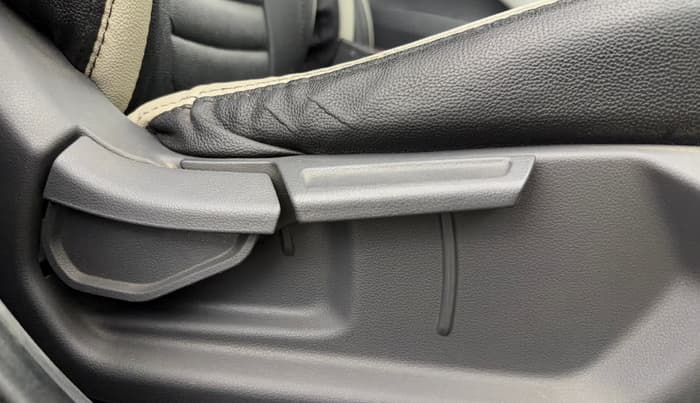 2019 Hyundai GRAND I10 NIOS SPORTZ AMT 1.2 KAPPA VTVT, Petrol, Automatic, 72,221 km, Driver Side Adjustment Panel